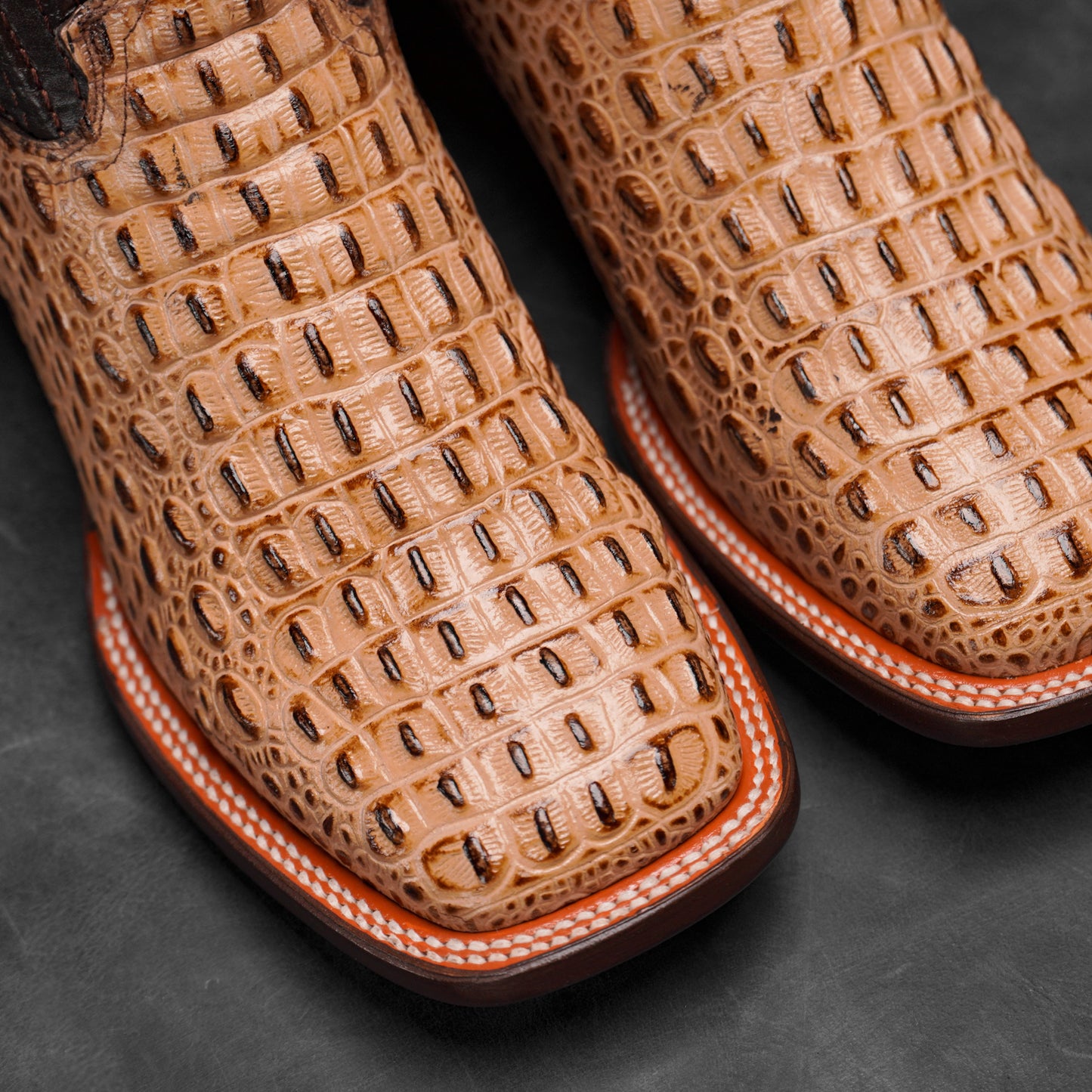 Orix Caiman Horn Back – Square Toe